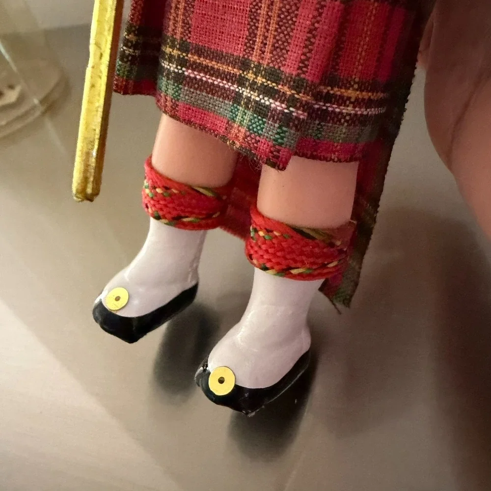 Vintage‎ Royal Scots Doll with White Bearskin 6.5